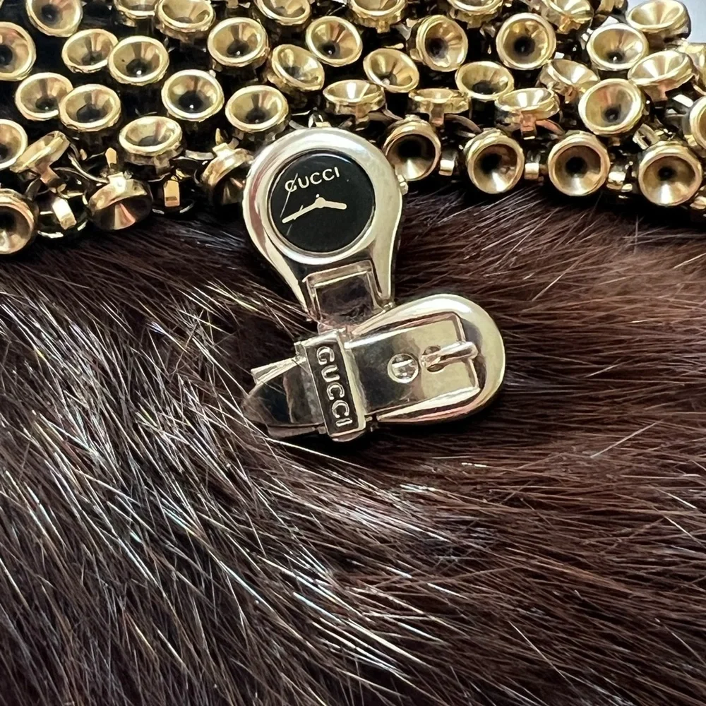 Gucci Silver pin or brooch with watch details. - Picture 10 of 10